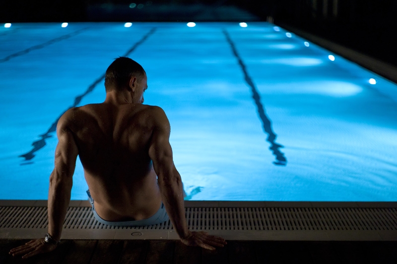 james-bond-skyfall-swimming