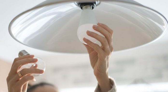 Żarówka – jak wybrać taką, która dobrze oświetli dane pomieszczenie? Żarówka jak wybrać odpowiednią