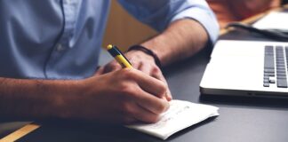 Jaką głębokość biurka do pracy?