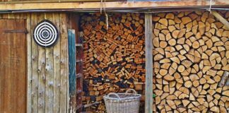 Czy drewutnie trzeba zgłosić?