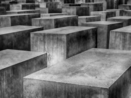 Jak ułożyć bloczki betonowe pod domek?