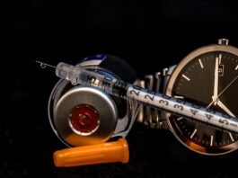 Jak otworzyć butelkę z dozownikiem?